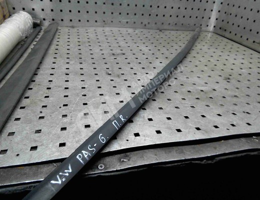 Молдинг стекла двери передней правой наружный Volkswagen Passat B6 (3C) 2005-2010  Volkswagen Passat Passat B6 (3C) 2005-2010