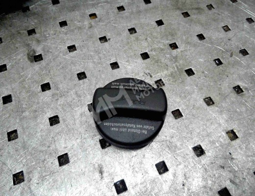 Пробка маслозаливная Volkswagen Golf IV (1J) 1997-2004  Volkswagen Golf Golf IV (1J) 1997-2004