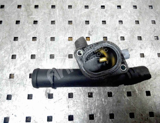 Фланец (тройник) системы охлаждения Volkswagen Golf V (1K) 2004-2009  Volkswagen Golf Golf V (1K) 2004-2009