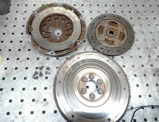 Маховик Volkswagen Golf V (1K) 2004-2009  Volkswagen Golf Golf V (1K) 2004-2009