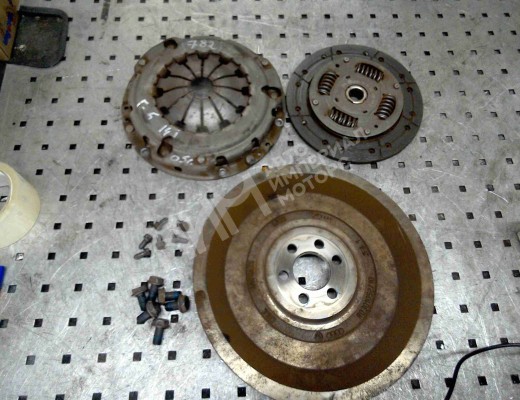 Маховик Volkswagen Golf V (1K) 2004-2009  Volkswagen Golf Golf V (1K) 2004-2009