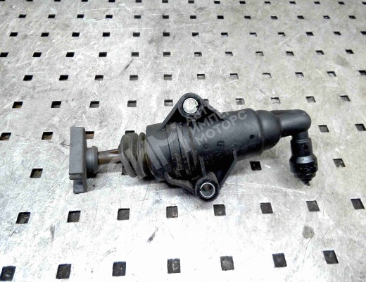Цилиндр сцепления рабочий Volkswagen Golf IV (1J) 1997-2004  Volkswagen Golf Golf IV (1J) 1997-2004