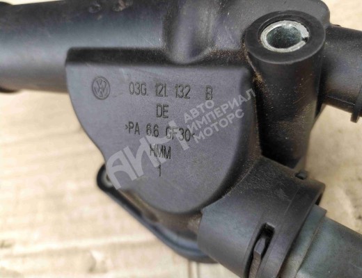 Фланец (тройник) системы охлаждения Volkswagen Golf V (1K) 2004-2009  Volkswagen Golf Golf V (1K) 2004-2009