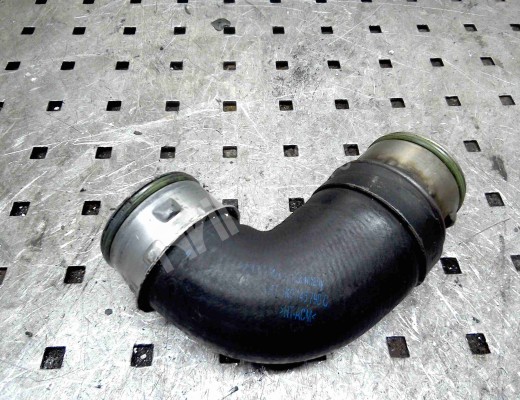 Патрубок интеркулера Volkswagen Passat B6 (3C) 2005-2010  Volkswagen Passat Passat B6 (3C) 2005-2010