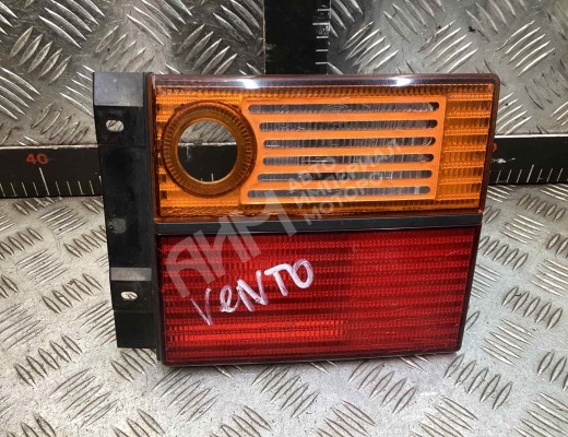 Фонарь крышки багажника правый Volkswagen Vento (1H) 1992-1998  Volkswagen Vento Vento (1H) 1992-1998