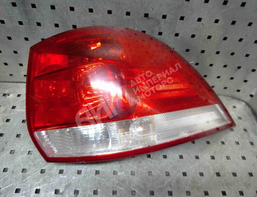 Фонарь задний правый Volkswagen Golf V (1K) 2004-2009  Volkswagen Golf Golf V (1K) 2004-2009