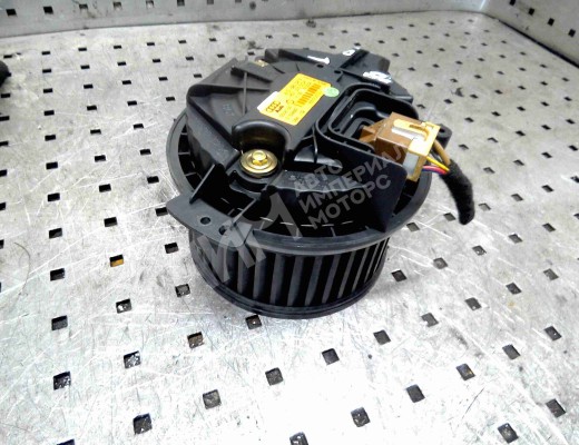 Моторчик печки Audi A4 B6 (8EC, 8E5) 2000-2004  Audi A4 A4 B6 (8EC, 8E5) 2000-2004