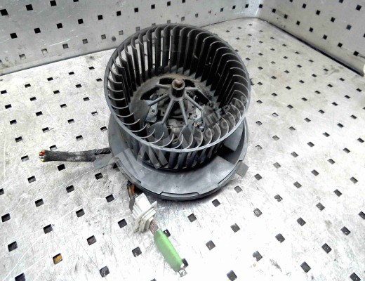 Моторчик печки Volkswagen Passat B6 (3C) 2005-2010  Volkswagen Passat Passat B6 (3C) 2005-2010