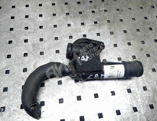 Фланец (тройник) системы охлаждения Volkswagen Caddy III (2K) 2004-2010  Volkswagen Caddy Caddy III (2K) 2004-2010