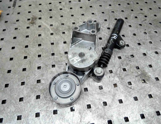 Натяжитель ремня генератора Volkswagen Bora (1J) 1998-2005  Volkswagen Bora Bora (1J) 1998-2005