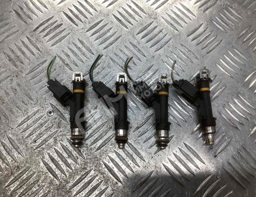 Форсунка Mazda 6 I (GG) 2005-2007 рестайлинг  Mazda 6 6 I (GG) 2005-2007 рестайлинг