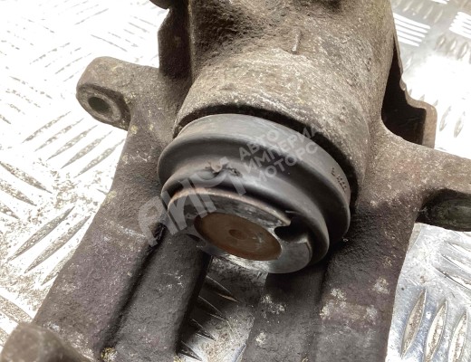 Суппорт задний правый Audi A4 B6 (8EC, 8E5) 2000-2004  Audi A4 A4 B6 (8EC, 8E5) 2000-2004