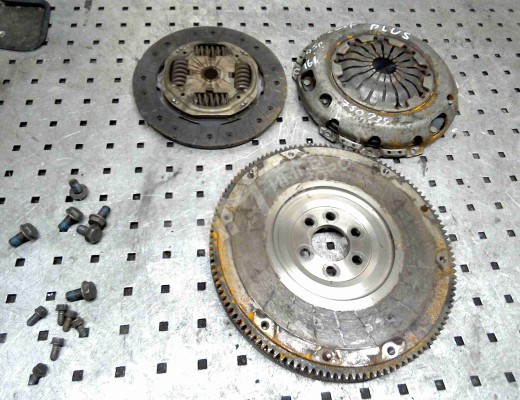 Маховик Volkswagen Golf V (1K) 2004-2009  Volkswagen Golf Golf V (1K) 2004-2009