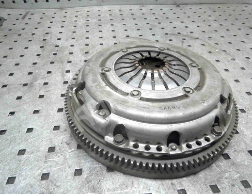 Комплект сцепления Volkswagen Golf V (1K) 2004-2009  Volkswagen Golf Golf V (1K) 2004-2009