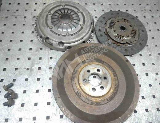 Комплект сцепления Volkswagen Golf V (1K) 2004-2009  Volkswagen Golf Golf V (1K) 2004-2009