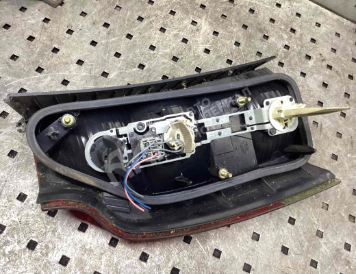 Фонарь задний правый Volvo V70 II (SW) 2000-2008  Volvo V70 V70 II (SW) 2000-2008