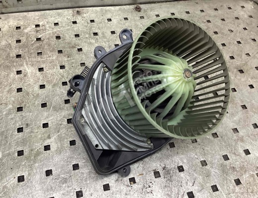 Моторчик печки Volkswagen Passat B5 (3B) 1996-2000  Volkswagen Passat Passat B5 (3B) 1996-2000