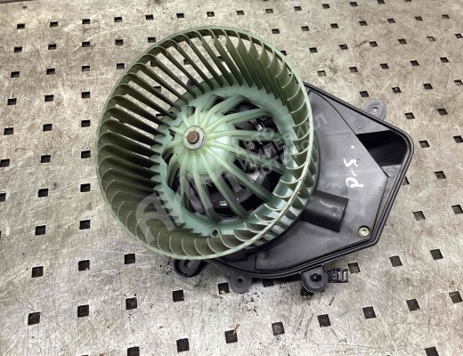 Моторчик печки Volkswagen Passat B5 (3B) 1996-2000  Volkswagen Passat Passat B5 (3B) 1996-2000