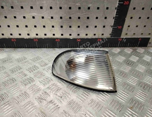 Поворотник правый Audi A4 B5 (8D) 1994-1999  Audi A4 A4 B5 (8D) 1994-1999