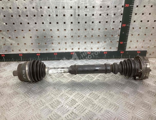 Полуось передняя правая (приводной вал, ШРУС) Audi A4 B5 (8D) 1999-2001 рестайлинг  Audi A4 A4 B5 (8D) 1999-2001 рестайлинг