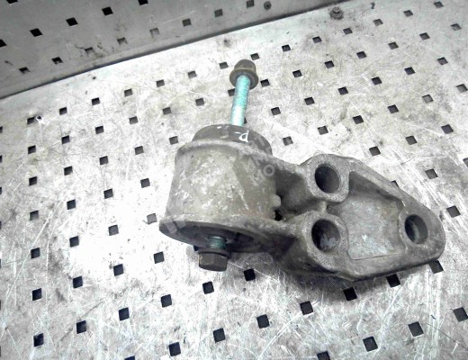 Кронштейн крепления балки подвески Volkswagen Passat B5 (3B) 1996-2000  Volkswagen Passat Passat B5 (3B) 1996-2000