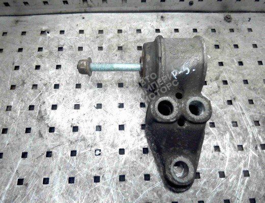 Кронштейн крепления балки подвески Volkswagen Passat B5 (3B) 1996-2000  Volkswagen Passat Passat B5 (3B) 1996-2000