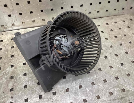 Моторчик печки Volkswagen Golf IV (1J) 1997-2004  Volkswagen Golf Golf IV (1J) 1997-2004