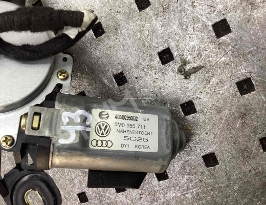 Моторчик заднего стеклоочистителя (дворника) Volkswagen Golf+ V (5M) 2005-2014  Volkswagen Golf Plus Golf+ V (5M) 2005-2014