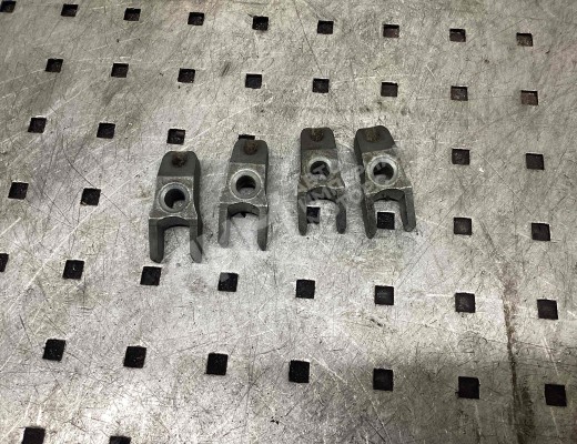 Скоба (кронштейн) крепления форсунки Volkswagen Golf IV (1J) 1997-2004  Volkswagen Golf Golf IV (1J) 1997-2004