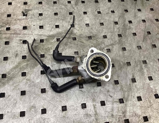Фланец (тройник) системы охлаждения Volkswagen Golf IV (1J) 1997-2004  Volkswagen Golf Golf IV (1J) 1997-2004