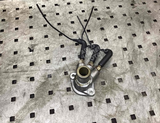 Фланец (тройник) системы охлаждения Volkswagen Golf IV (1J) 1997-2004  Volkswagen Golf Golf IV (1J) 1997-2004