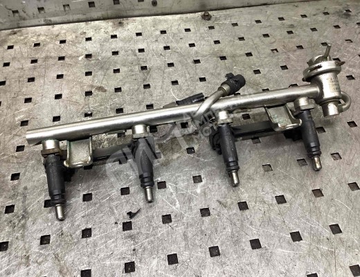 Форсунка Volkswagen Passat B5+ (3B) 2000-2005 рестайлинг  Volkswagen Passat Passat B5+ (3B) 2000-2005 рестайлинг