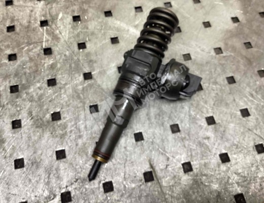 Форсунка Volkswagen Caddy III (2K) 2004-2010  Volkswagen Caddy Caddy III (2K) 2004-2010