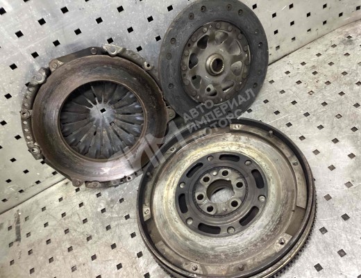 Маховик Audi A4 B5 (8D) 1994-1999  Audi A4 A4 B5 (8D) 1994-1999