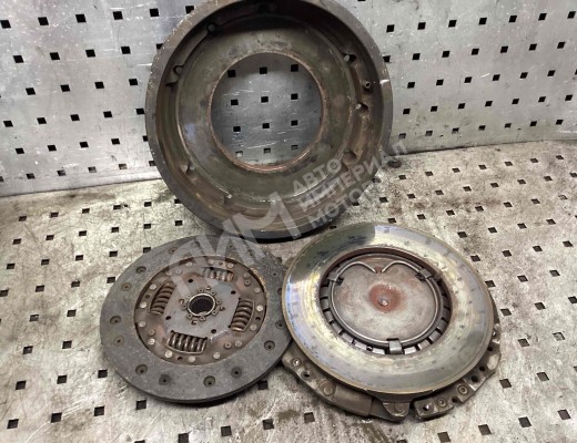 Комплект сцепления Volkswagen Golf IV (1J) 1997-2004  Volkswagen Golf Golf IV (1J) 1997-2004