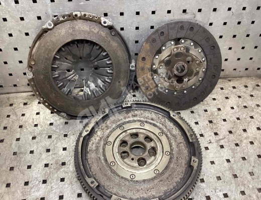 Маховик Volkswagen Touran I (1T) 2006-2010 рестайлинг  Volkswagen Touran Touran I (1T) 2006-2010 рестайлинг