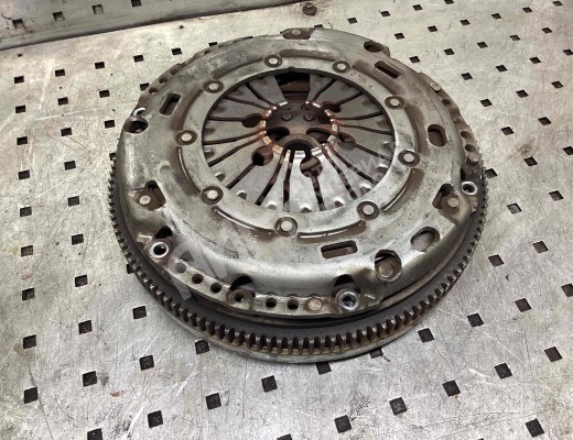 Маховик Volkswagen Touran I (1T) 2003-2006  Volkswagen Touran Touran I (1T) 2003-2006