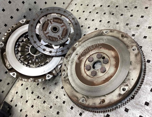 Комплект сцепления Ford Fiesta V 2001-2008  Ford Fiesta Fiesta V 2001-2008