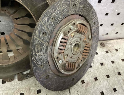 Комплект сцепления Renault Megane II 2002-2006  Renault Megane Megane II 2002-2006