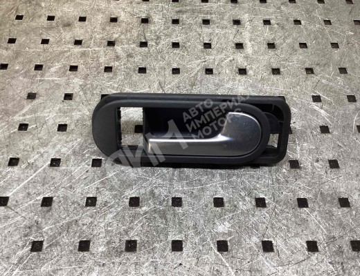 Ручка внутренняя передняя правая Volkswagen Golf+ V (5M) 2005-2014  Volkswagen Golf Plus Golf+ V (5M) 2005-2014