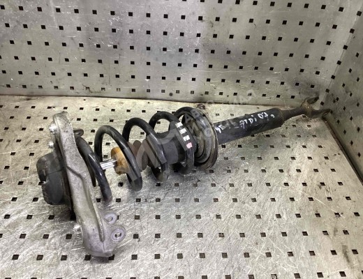 Стойка передняя правая Audi A4 B7 (8EC, 8ED) 2004-2008  Audi A4 A4 B7 (8EC, 8ED) 2004-2008