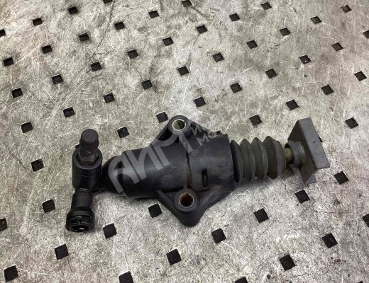 Цилиндр сцепления рабочий Volkswagen Golf IV (1J) 1997-2004  Volkswagen Golf Golf IV (1J) 1997-2004