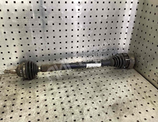 Полуось передняя правая (приводной вал, ШРУС) Audi A3 I (8L) 1996-2000  Audi A3 A3 I (8L) 1996-2000
