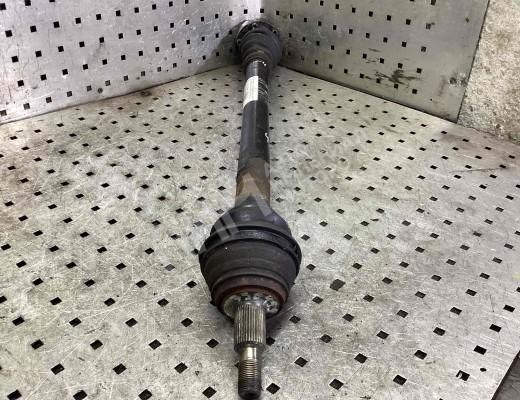 Полуось передняя правая (приводной вал, ШРУС) Volkswagen Golf IV (1J) 1997-2004  Volkswagen Golf Golf IV (1J) 1997-2004