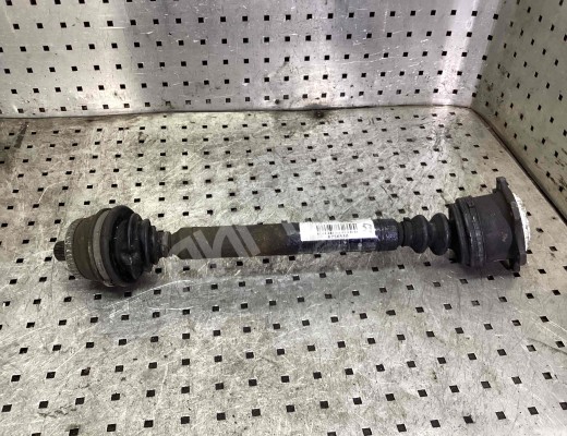 Полуось передняя левая (приводной вал, ШРУС) Audi A4 B5 (8D) 1994-1999  Audi A4 A4 B5 (8D) 1994-1999