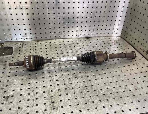 Полуось передняя правая (приводной вал, ШРУС) Renault Megane II 2002-2006  Renault Megane Megane II 2002-2006