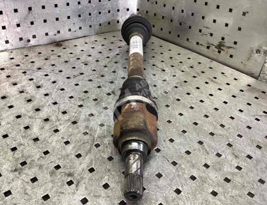 Полуось передняя левая (приводной вал, ШРУС) Renault Megane II 2002-2006  Renault Megane Megane II 2002-2006