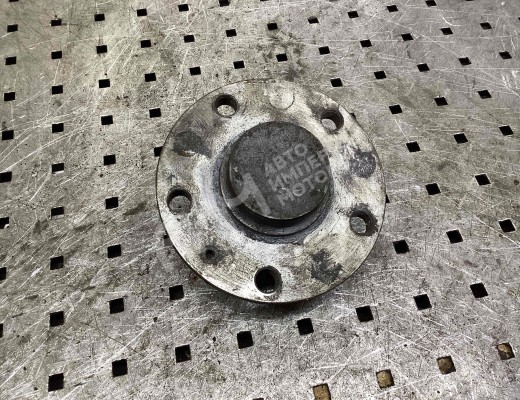 Ступица задняя Volkswagen Golf V (1K) 2004-2009  Volkswagen Golf Golf V (1K) 2004-2009