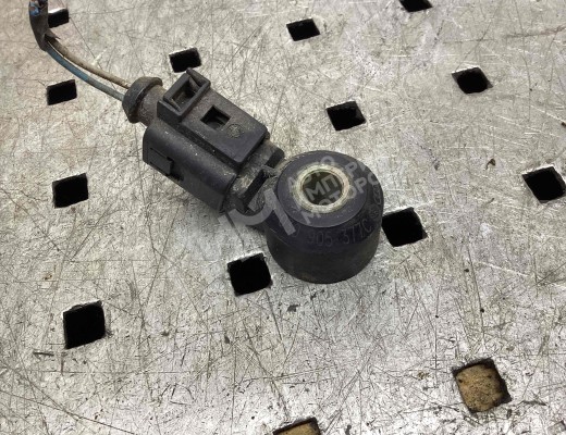 Датчик детонации Volkswagen Golf IV (1J) 1997-2004  Volkswagen Golf Golf IV (1J) 1997-2004