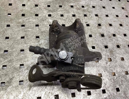 Суппорт задний левый Volkswagen Passat B5 (3B) 1996-2000  Volkswagen Passat Passat B5 (3B) 1996-2000